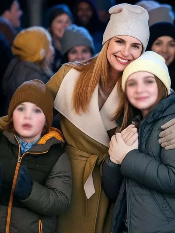 Sarah Rafferty My Life with the Walter Boys S02 Brown Trench Coat
