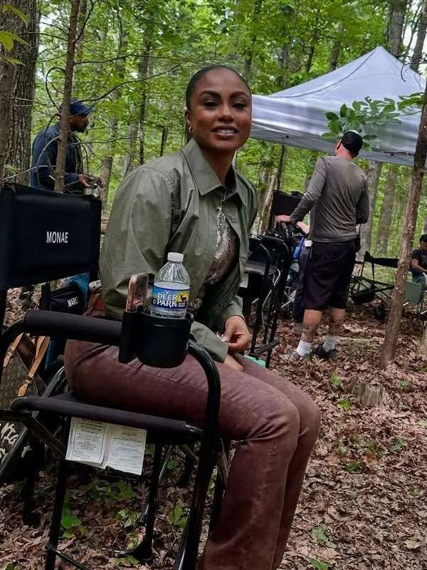 The Hunting Wives Joyce Glenn Green Cropped Jacket
